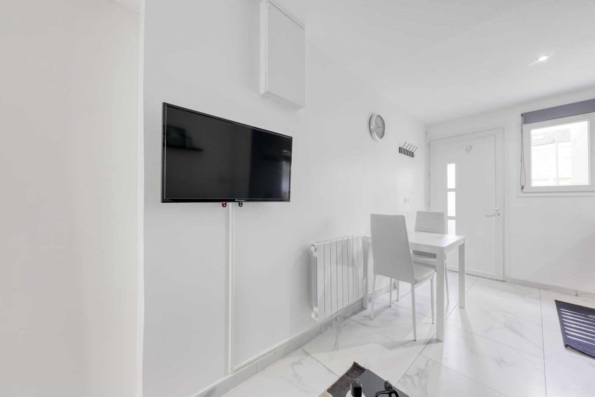 Appartement - 4 Personnes - Parking Prive - Metro 7 - Rer B La Courneuve Eksteriør billede