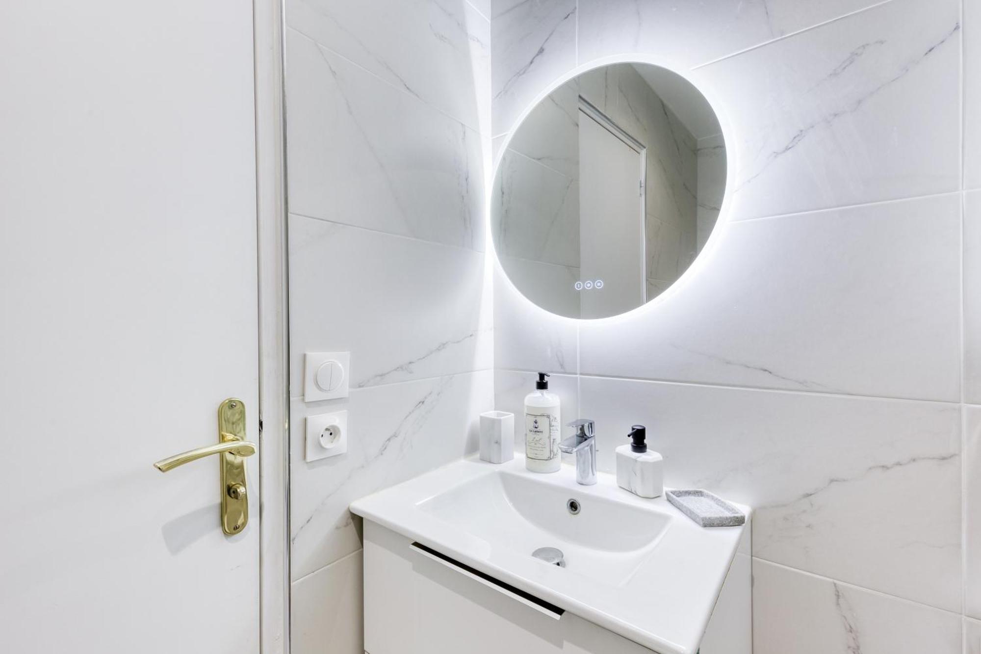 Appartement - 4 Personnes - Parking Prive - Metro 7 - Rer B La Courneuve Eksteriør billede